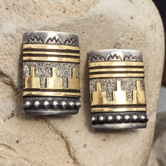 Thomas Tommy Singer Native Sterling Silver Gold Clip On Earrings Signed - Picture 4 of 12